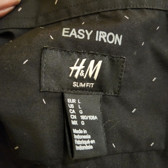 H&M Black and white long sleeve Button Up - Picture 9 of 9